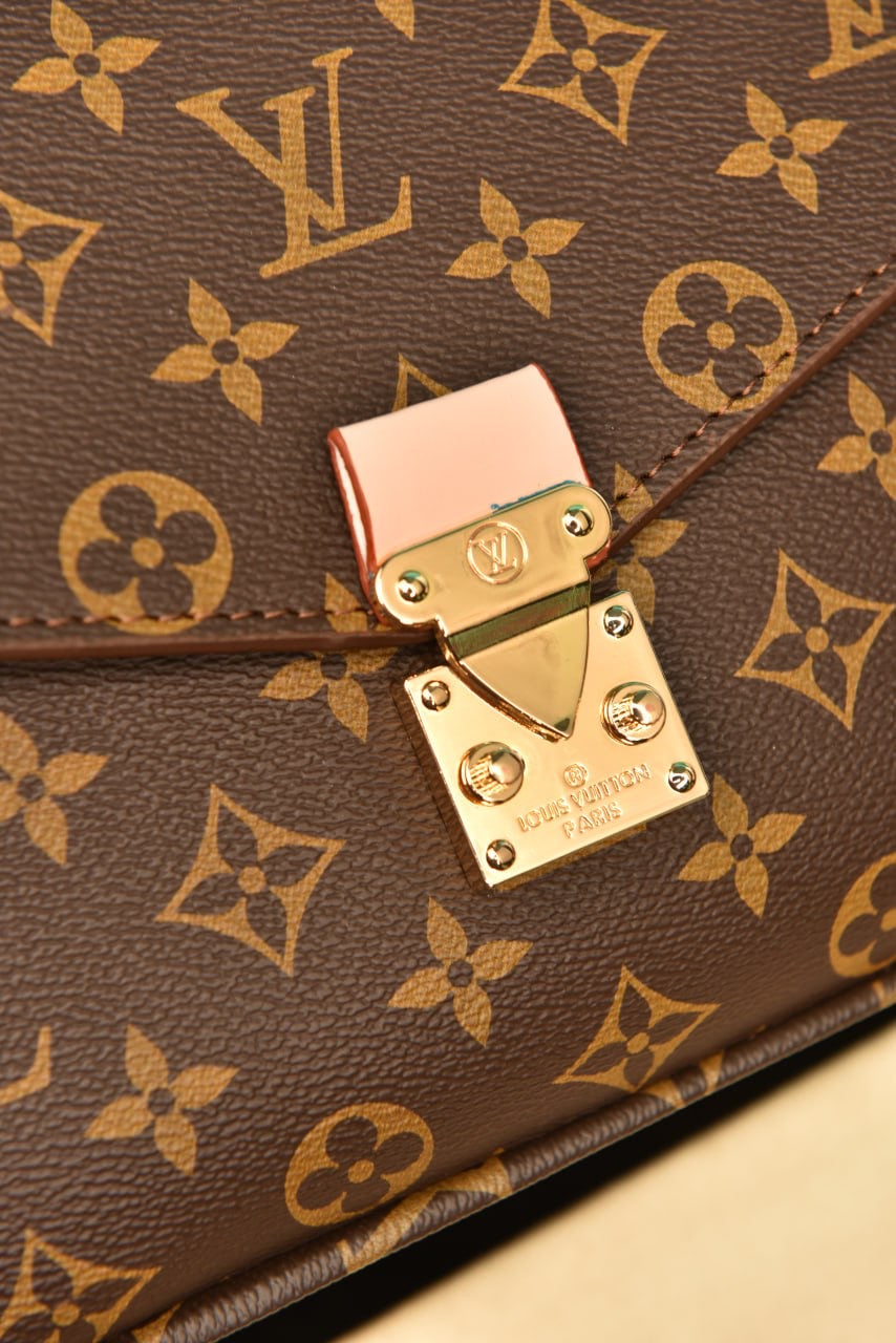 LOUIS VUITTON  Métis pochette MONOGRAM BROWN(25x22)