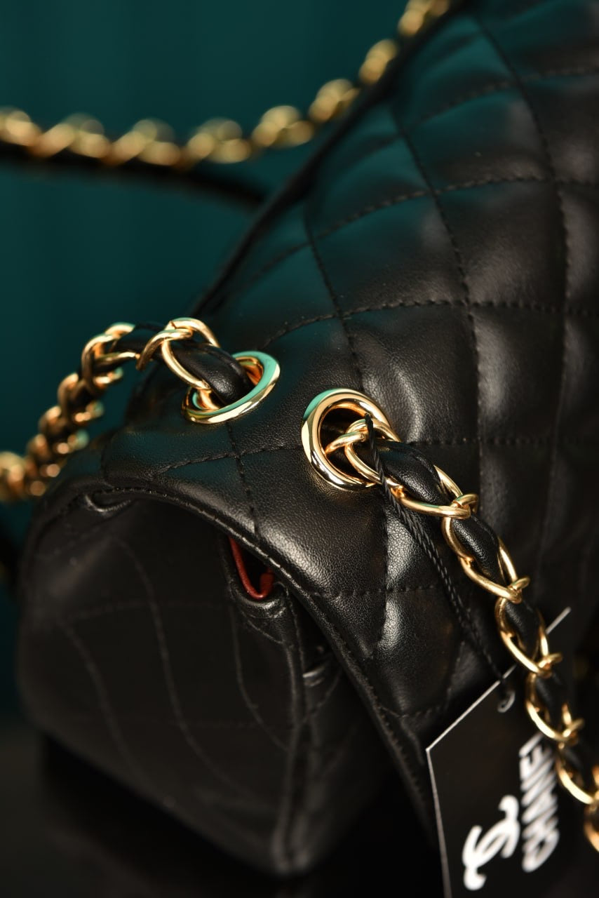 Chanel classic  flap black (size 30x18)