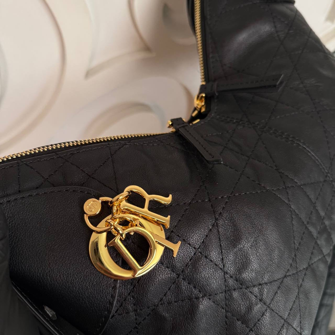 Dior voyage black (34cm x 22cm)