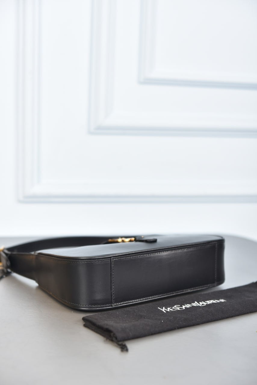 Ysl Le 5 a 7 hobo bag black(23cm x 16cm)