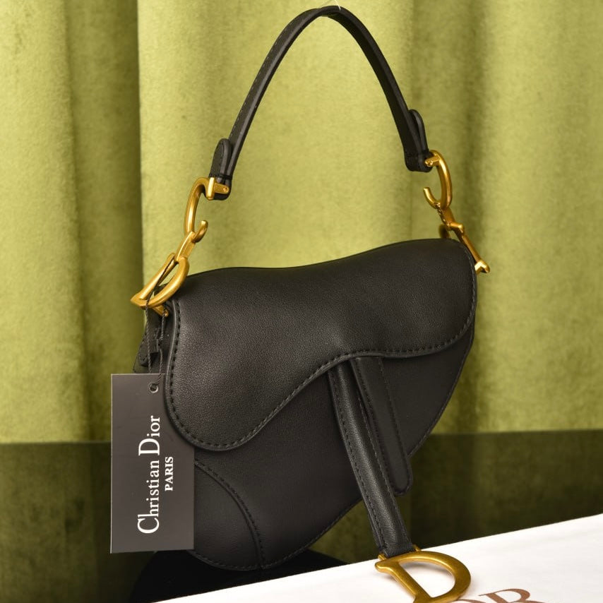 DIOR SADDLE BLACK(19cm x 17cm)