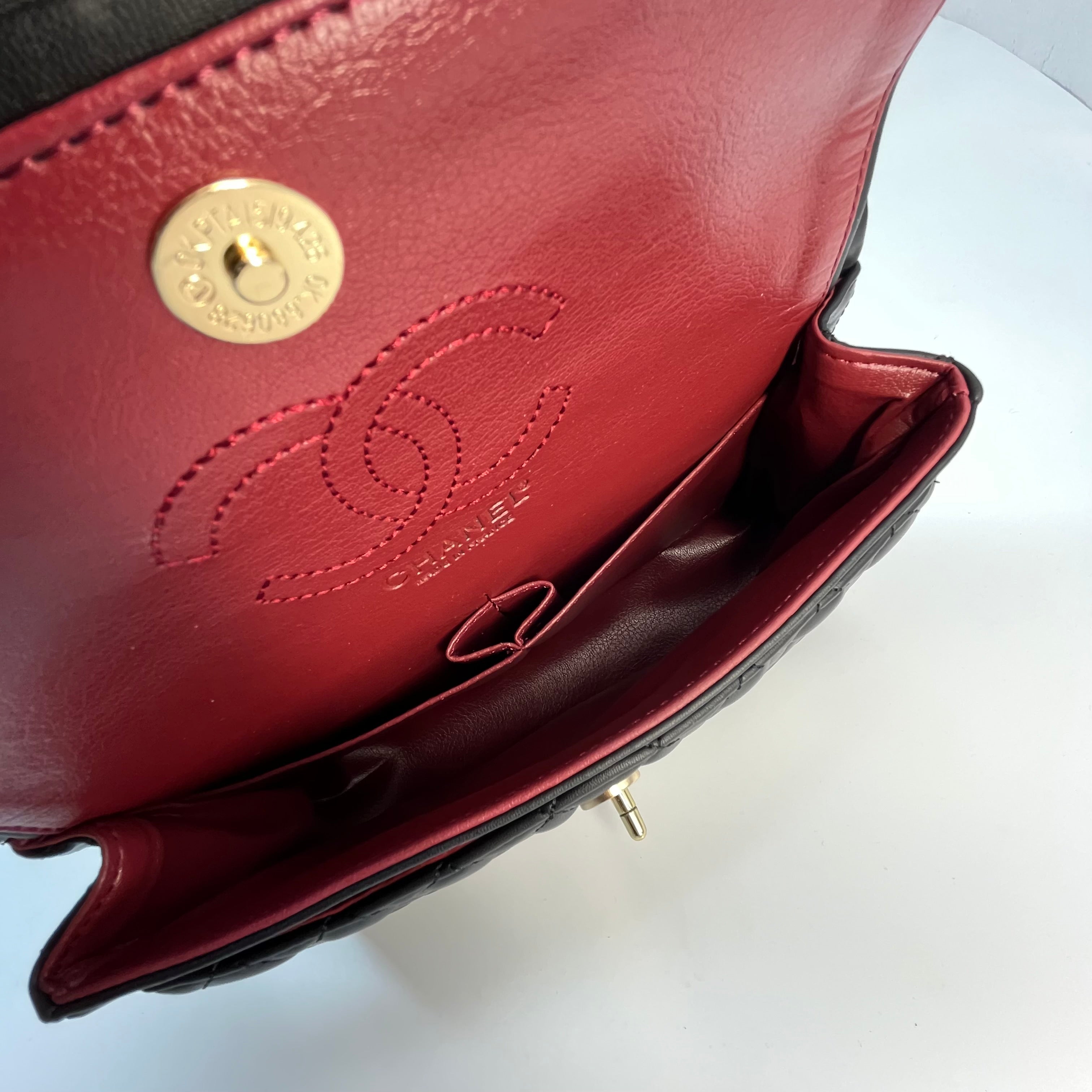 Chanel classic  flap black (size 30x18)