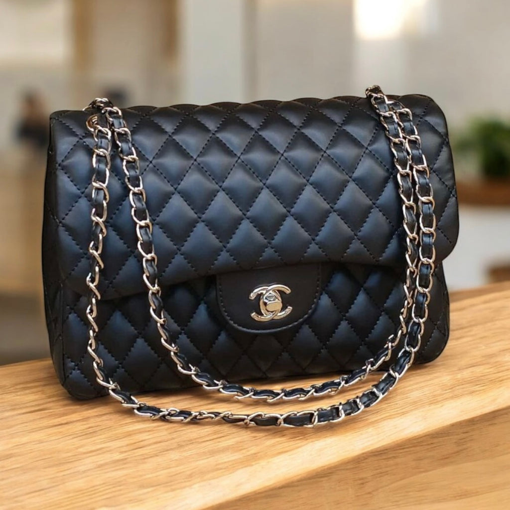 Chanel classic  flap black (size 30x18)